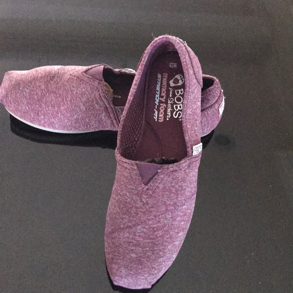 Bobs sneaker from Sketchers, wine fabric new 7.5